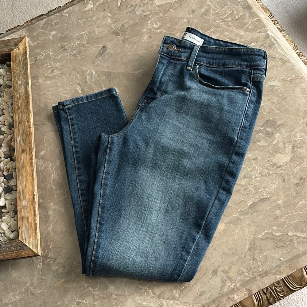 Levi mid-rise skinny jeans